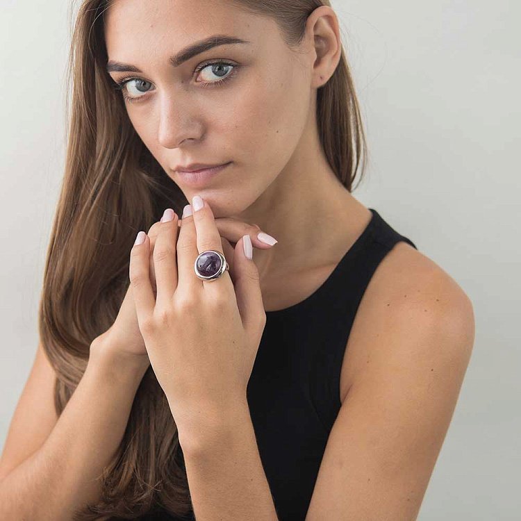 Кольцо с аметистом с122к30 Кольцо с аметистом с122к30 от ювелирного магазина Оникс