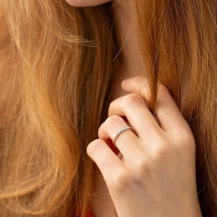 Кольцо с бриллиантами (белое золото) 240141121 от ювелирного магазина Оникс - 1