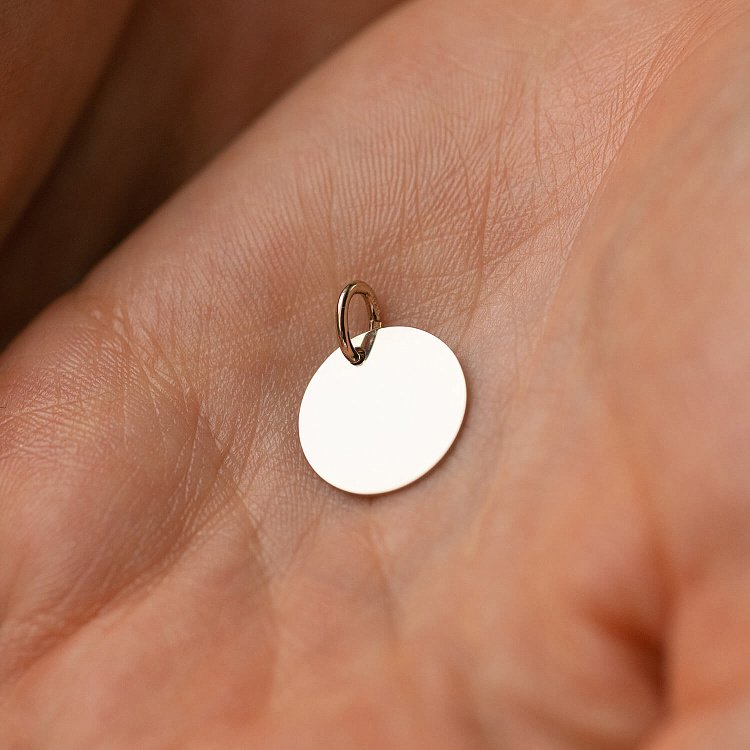 Кулон для гравировки в белом золоте (14 мм) п03519 от ювелирного магазина Оникс - 1