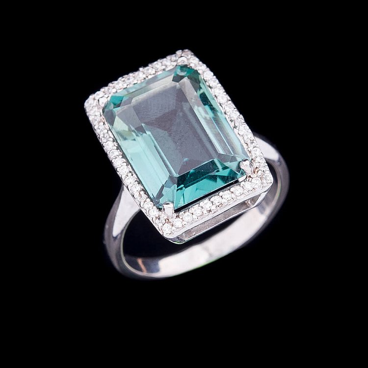 Срібний перстень з фіанітами 111211 від ювелірного магазину Онікс