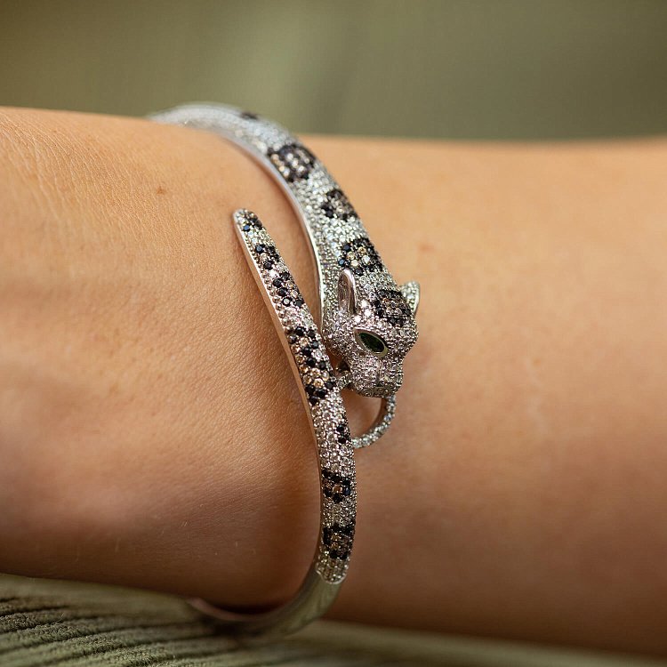 Жесткий серебряный браслет "Пантера" с фианитами 386б от ювелирного магазина Оникс - 3