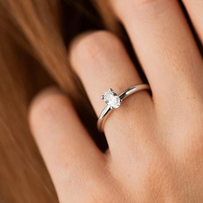 Заручальна каблучка в білому золоті (фіаніт овал) к08199 №2