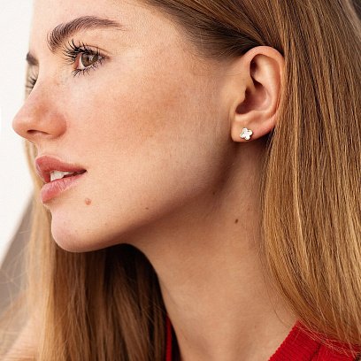 Золоті сережки - пусети "Конюшина" з перламутром с08368 №2