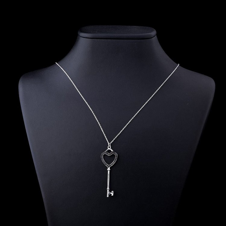 Серебряное колье "Ключик" 18454 от ювелирного магазина Оникс - 2