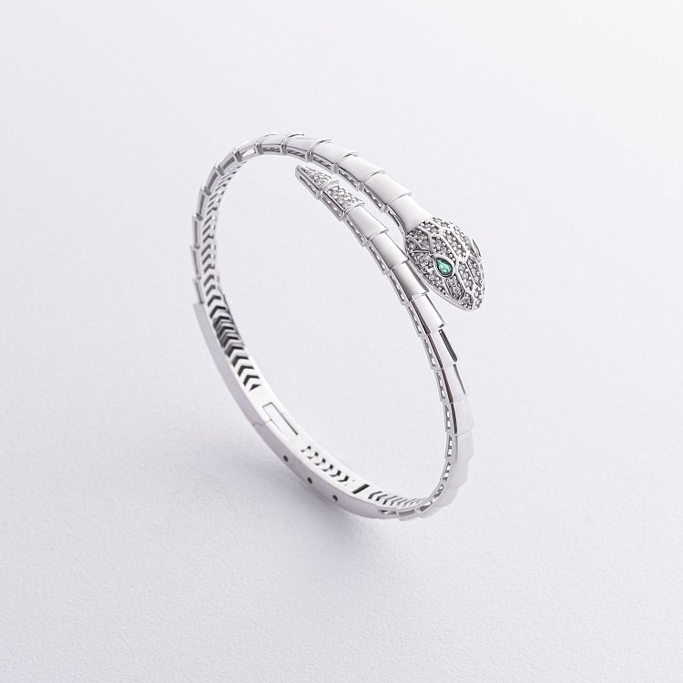 Жесткий браслет "Змея" в белом золоте (фианиты) б05512 от ювелирного магазина Оникс