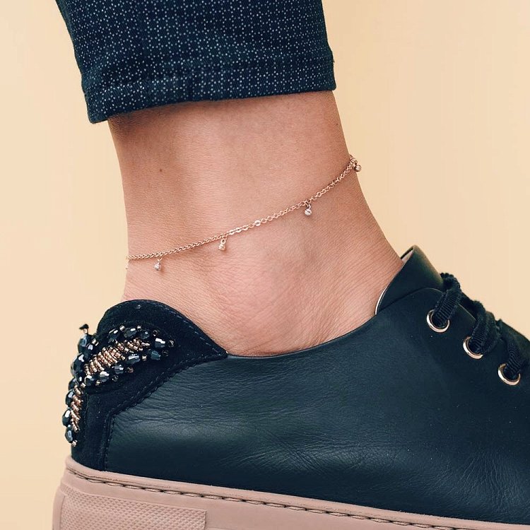 Золотой браслет на ногу б02135 от ювелирного магазина Оникс