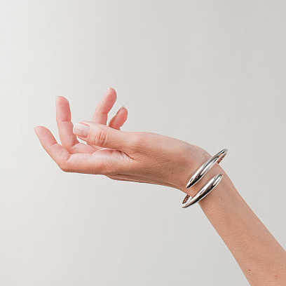 Жесткий браслет "Rosemarie" в белом золоте б05608 №4