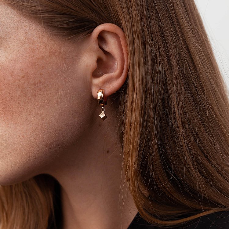 Сережки "Кубики" у червоному золоті с07997 від ювелірного магазину Онікс - 1