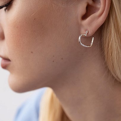 Серебряные серьги - пусеты "Сердечки" 123215