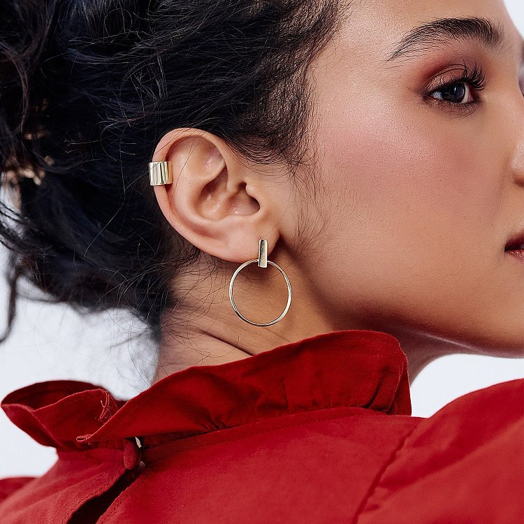 Сережки - пусети "Впевненість" у жовтому золоті с07749 від ювелірного магазину Онікс - 2