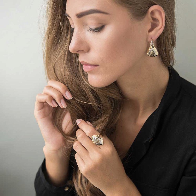 Золота каблучка з фіанітами к03529 від ювелірного магазину Онікс - 4