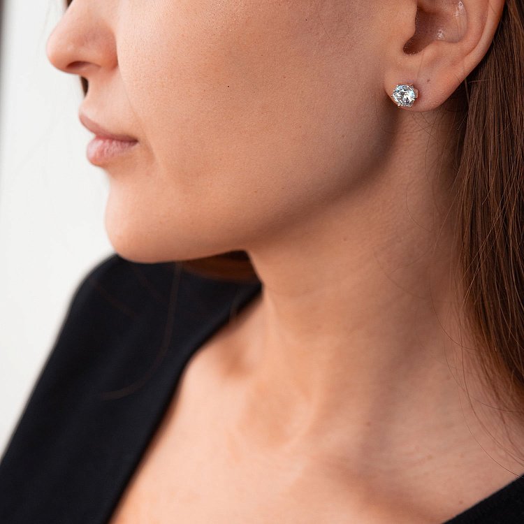 Срібні сережки - пусети (фіаніти) 121871 від ювелірного магазину Онікс - 1