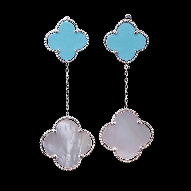 Серьги "Клевер" (перламутр, имитация бирюза, родий) 121592 от ювелирного магазина Оникс