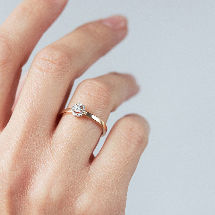 Золотое кольцо с бриллиантами 12659аг от ювелирного магазина Оникс - 1