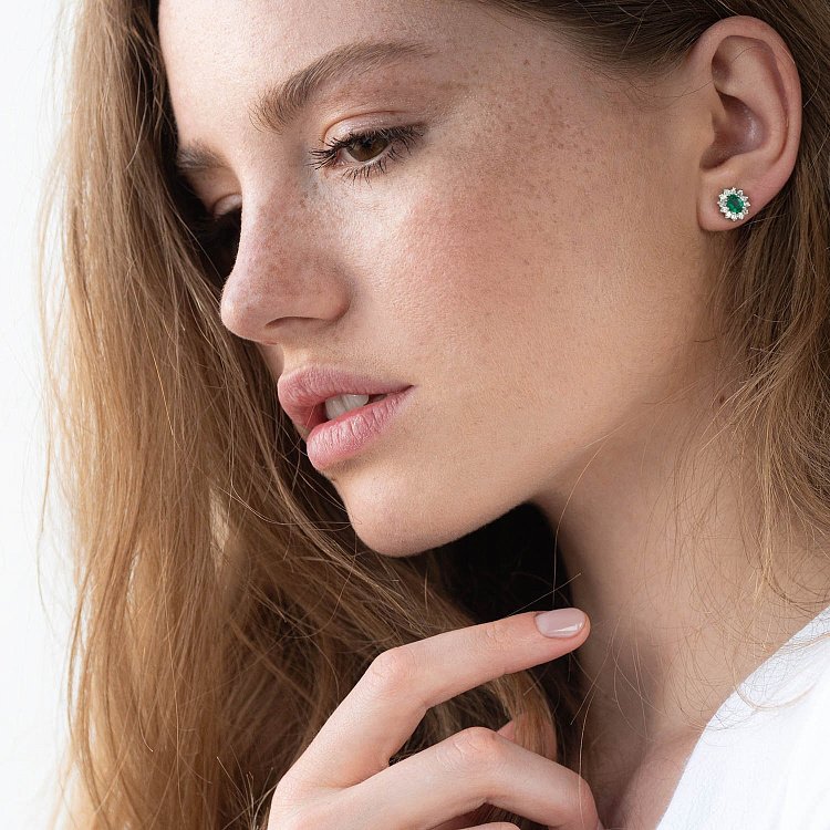 Золоті сережки - пусети (смарагд, діамант) с320 від ювелірного магазину Онікс - 1