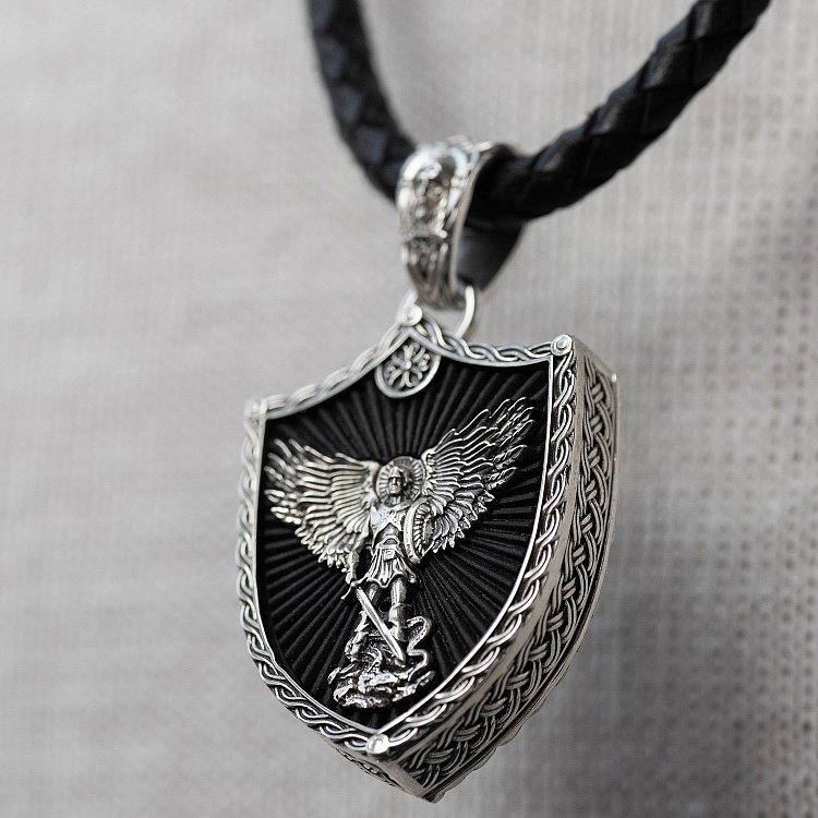 Срібний кулон "Св. Георгій Переможець" з ебеновим деревом 1270 - 3 Срібний кулон "Св. Георгій Переможець" з ебеновим деревом 1270 від ювелірного магазину Онікс - 3