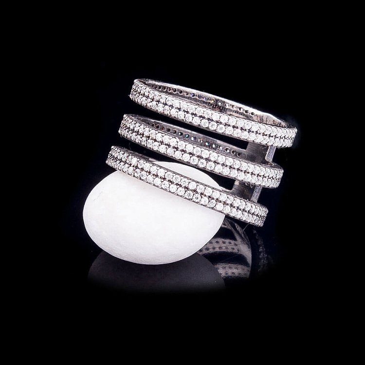 Потрійне срібний перстень з фіанітами к651 від ювелірного магазину Онікс - 2