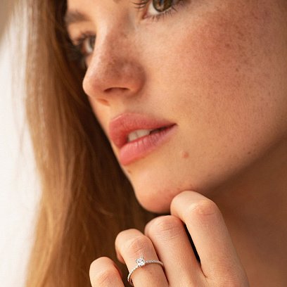 Помолвочное золотое кольцо с бриллиантами 2235631121 №4