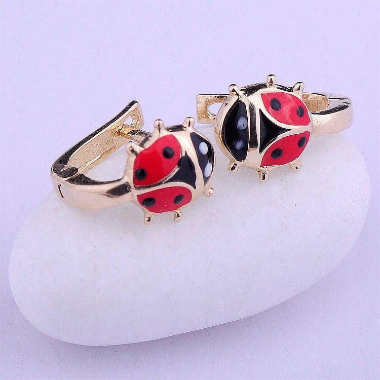 Золотые детские сережки "Божьи коровки" с03210 от ювелирного магазина Оникс - 1