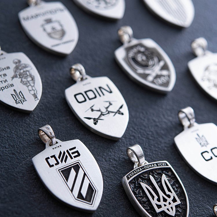 Серебряный кулон "Герб України - Тризуб. Україна понад усе. Индивидуальная гравировка" 133133 от ювелирного магазина Оникс - 21