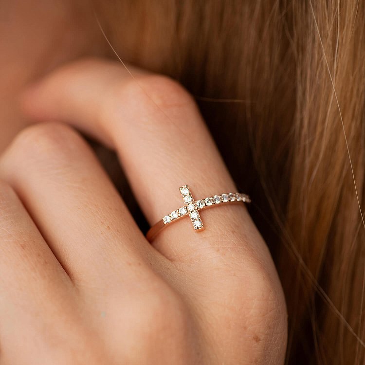 Кольцо "Крестик" в красном золоте (фианиты) к08196 от ювелирного магазина Оникс - 1