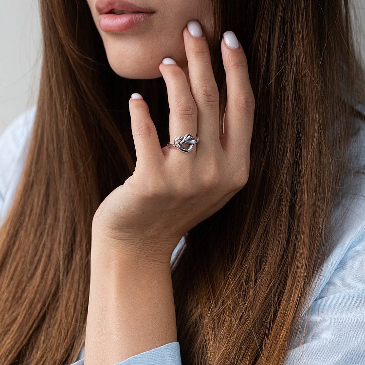 Серебряное кольцо "Сердце" 112534 от ювелирного магазина Оникс - 1