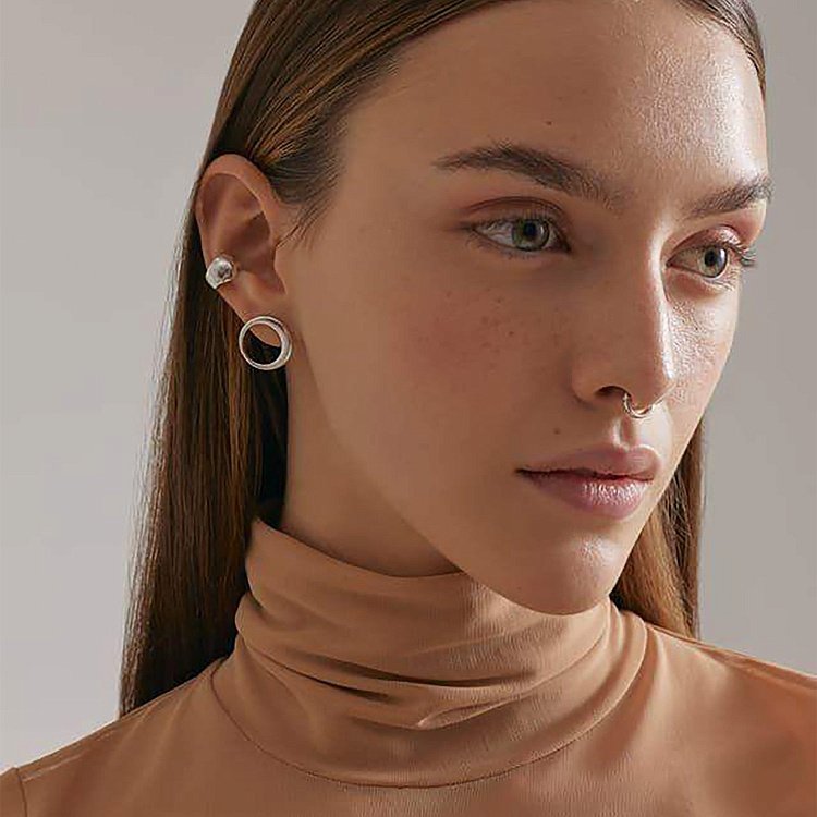 Серебряная серьга-каффа 122890 от ювелирного магазина Оникс - 3