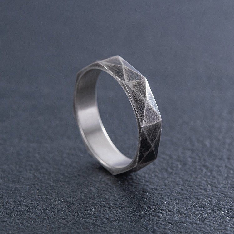 Серебряное текстурное кольцо 1055 от ювелирного магазина Оникс - 4