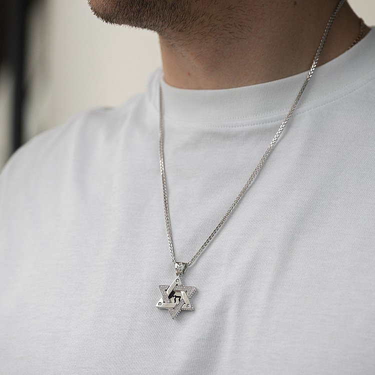 Золотий кулон "Зірка Давида. Символ CHAI" (фіаніти) 1118бф від ювелірного магазину Онікс - 1