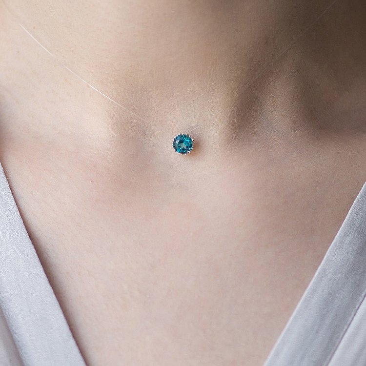 Камушек на леске (топаз "Лондон голубой" нано, 6 мм) 18529 от ювелирного магазина Оникс