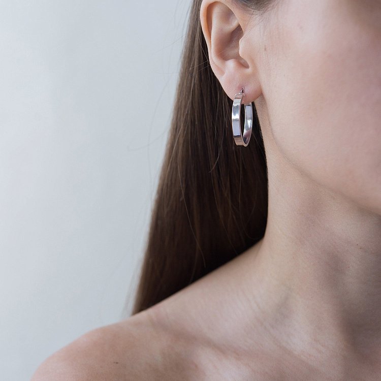 Срібні сережки-кільця 122579 від ювелірного магазину Онікс - 1