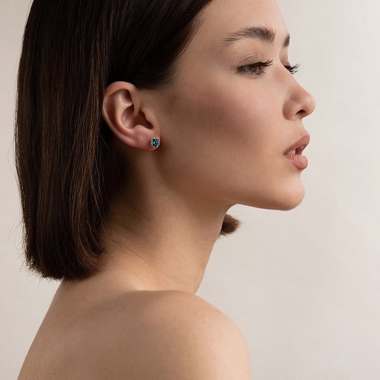 Серебряные серьги - пусеты (синт. Лондон топаз) 122820 от ювелирного магазина Оникс - 2