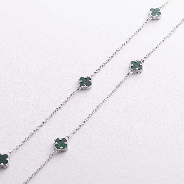 Серебряное колье "Клевер" (малахит) 181354 от ювелирного магазина Оникс