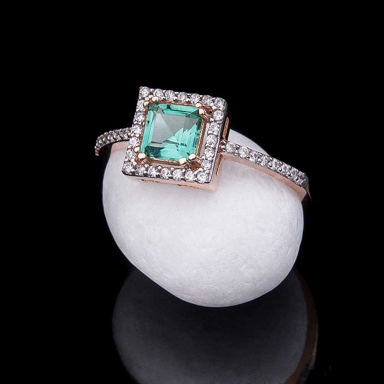 Золота каблучка з празіолітом і фіанітами к04632 від ювелірного магазину Онікс - 3