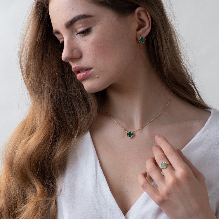 Каблучка "Конюшина" в жовтому золоті (малахіт) к05671 від ювелірного магазину Онікс - 4