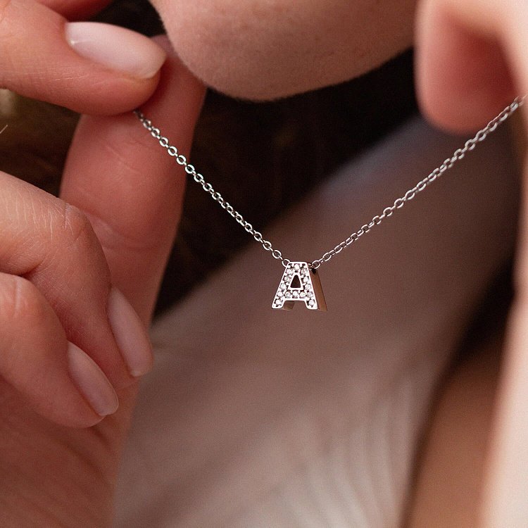 Серебряное колье с буквой "А" с фианитами 1103 А от ювелирного магазина Оникс - 3