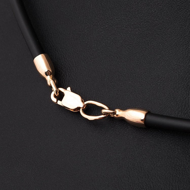 Каучуковий шнурок з золотою гладкою застібкою і вставками з золота (4 мм) кол00492 від ювелірного магазину Онікс - 1