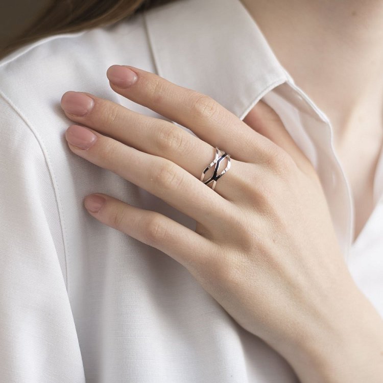 Серебряное кольцо "Геометрия" с эмалью 112084 от ювелирного магазина Оникс - 3