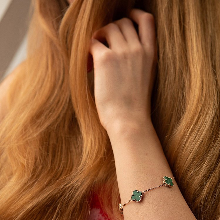 Браслет "Клевера" с малахитом (красное золото) б05442 от ювелирного магазина Оникс - 3