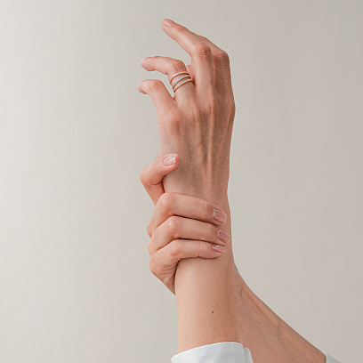 Каблучка з доріжкою каменів в червоному золоті к08277 №11