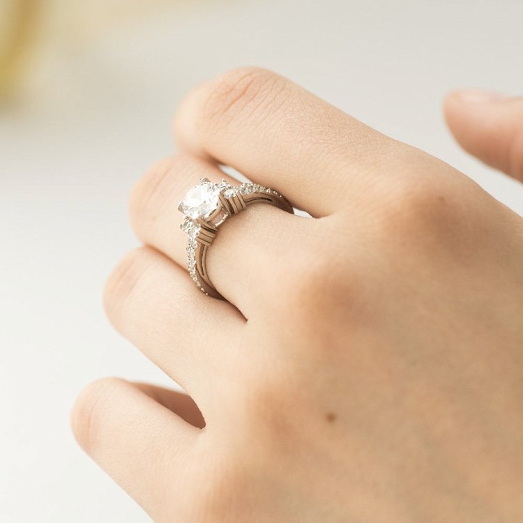 Золотое кольцо (фианиты) к01714ж от ювелирного магазина Оникс - 7