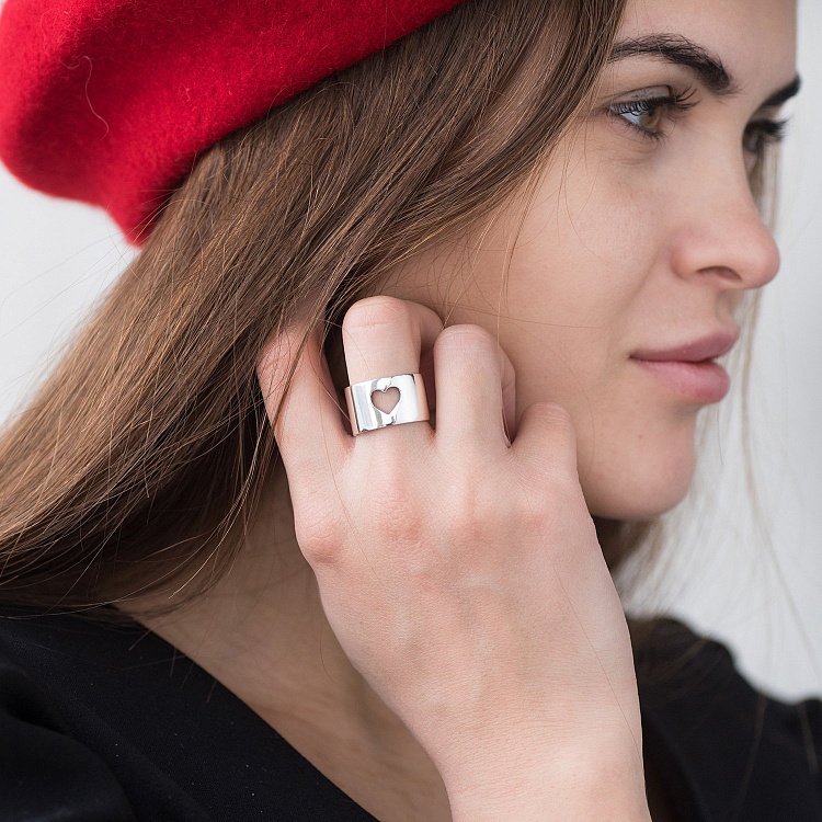 Серебряное кольцо "Сердце" 112229 от ювелирного магазина Оникс - 15