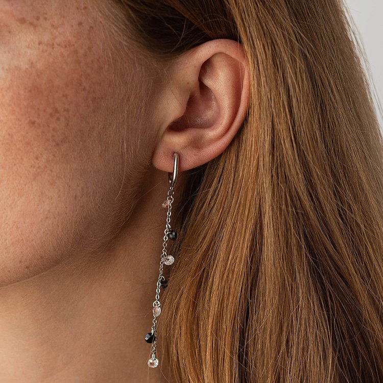 Серебряные серьги с черными и белыми фианитами 123286 от ювелирного магазина Оникс - 1