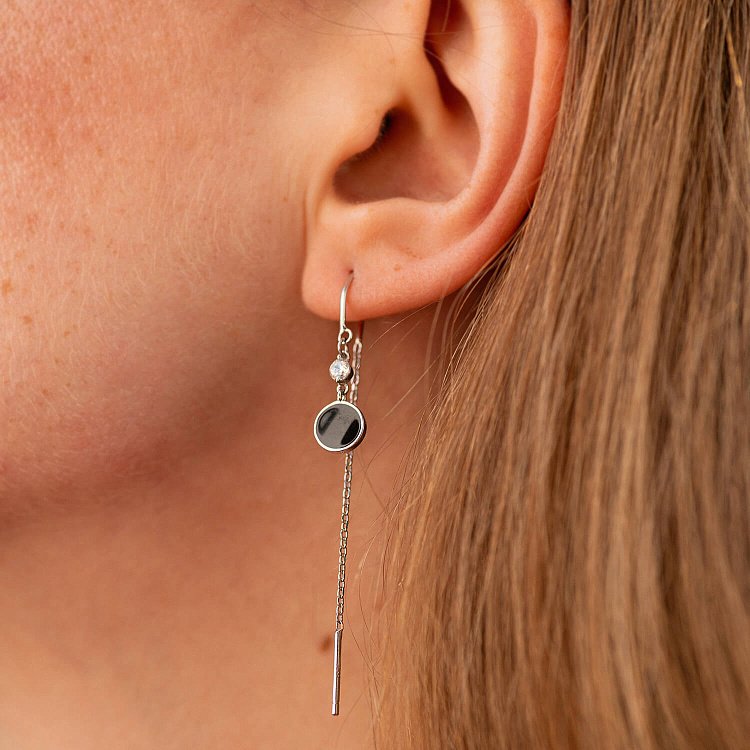 Серебряные серьги - протяжки (эмаль, фианиты) 123444 от ювелирного магазина Оникс - 1