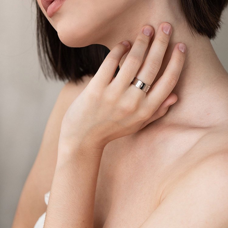 Каблучка "Love" в білому золоті к04712 від ювелірного магазину Онікс - 9