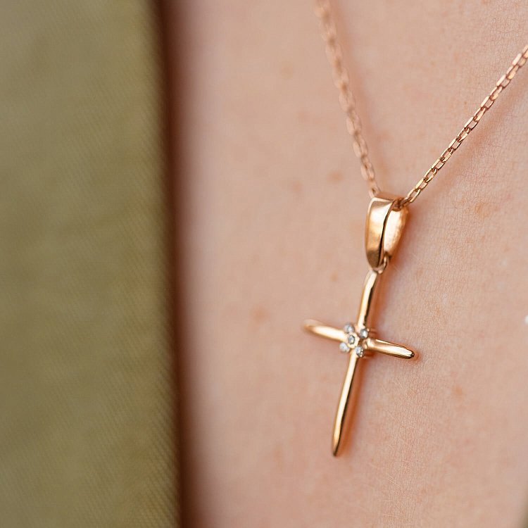 Золотое колье "Крестик" с фианитами кол02188 от ювелирного магазина Оникс - 2