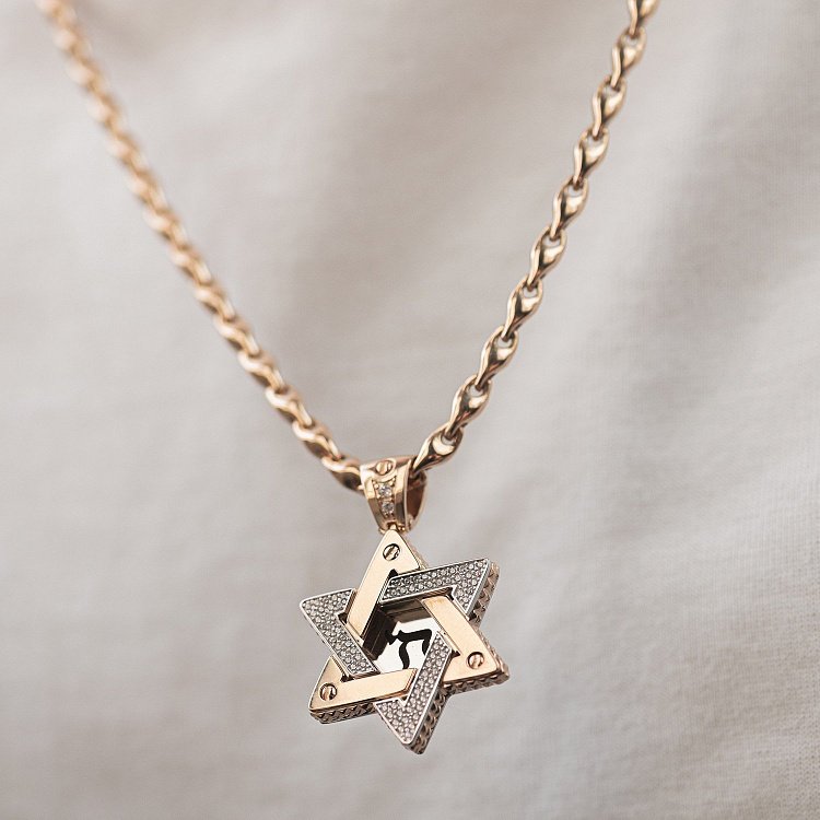 Золотий кулон "Зірка Давида. Символ CHAI" (фіаніти) 1118ф від ювелірного магазину Онікс - 1