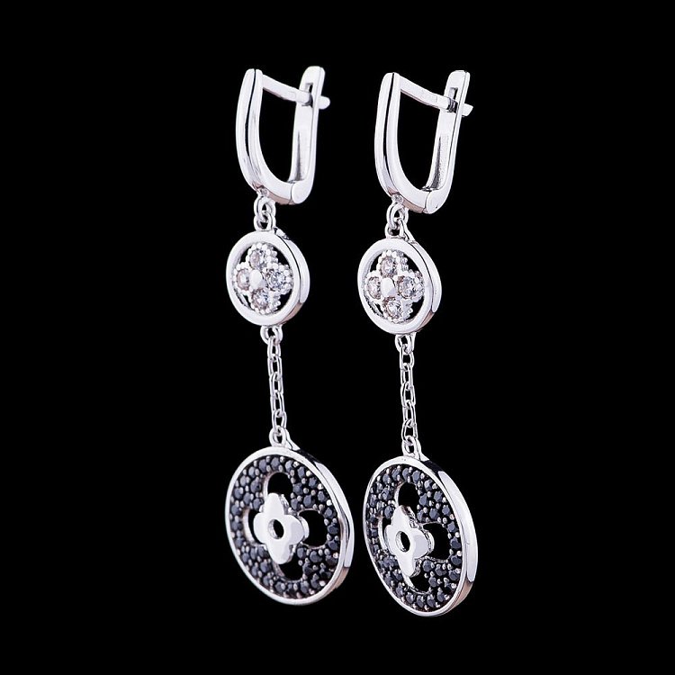 Золоті сережки "Конюшина" з фіанітами с04847 від ювелірного магазину Онікс - 1