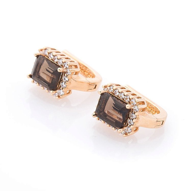 Золотые серьги с дымчатым топазом и фианитами с01685т от ювелирного магазина Оникс