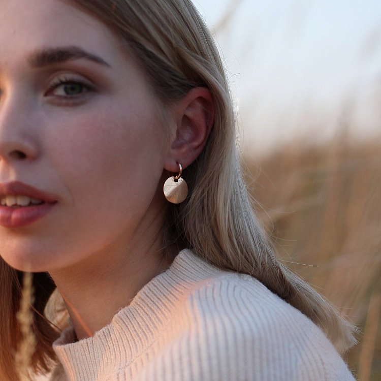 Золотые серьги Большие монетки с06498 от ювелирного магазина Оникс - 2